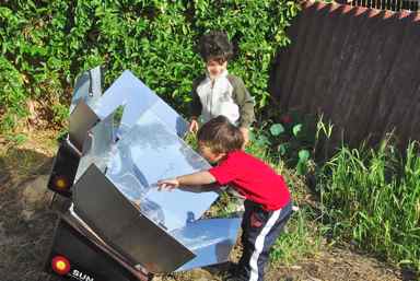 Solar Cookers - Kids Inspection