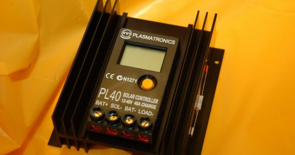 Plasmatronics-40A-12v---48v-Plasmatronics-PL40-Smart-Regulator-PL40